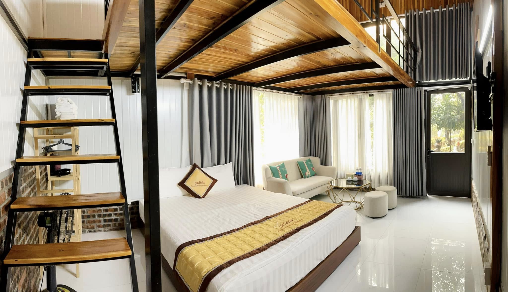 HẠNG PHÒNG TẬP THỂ